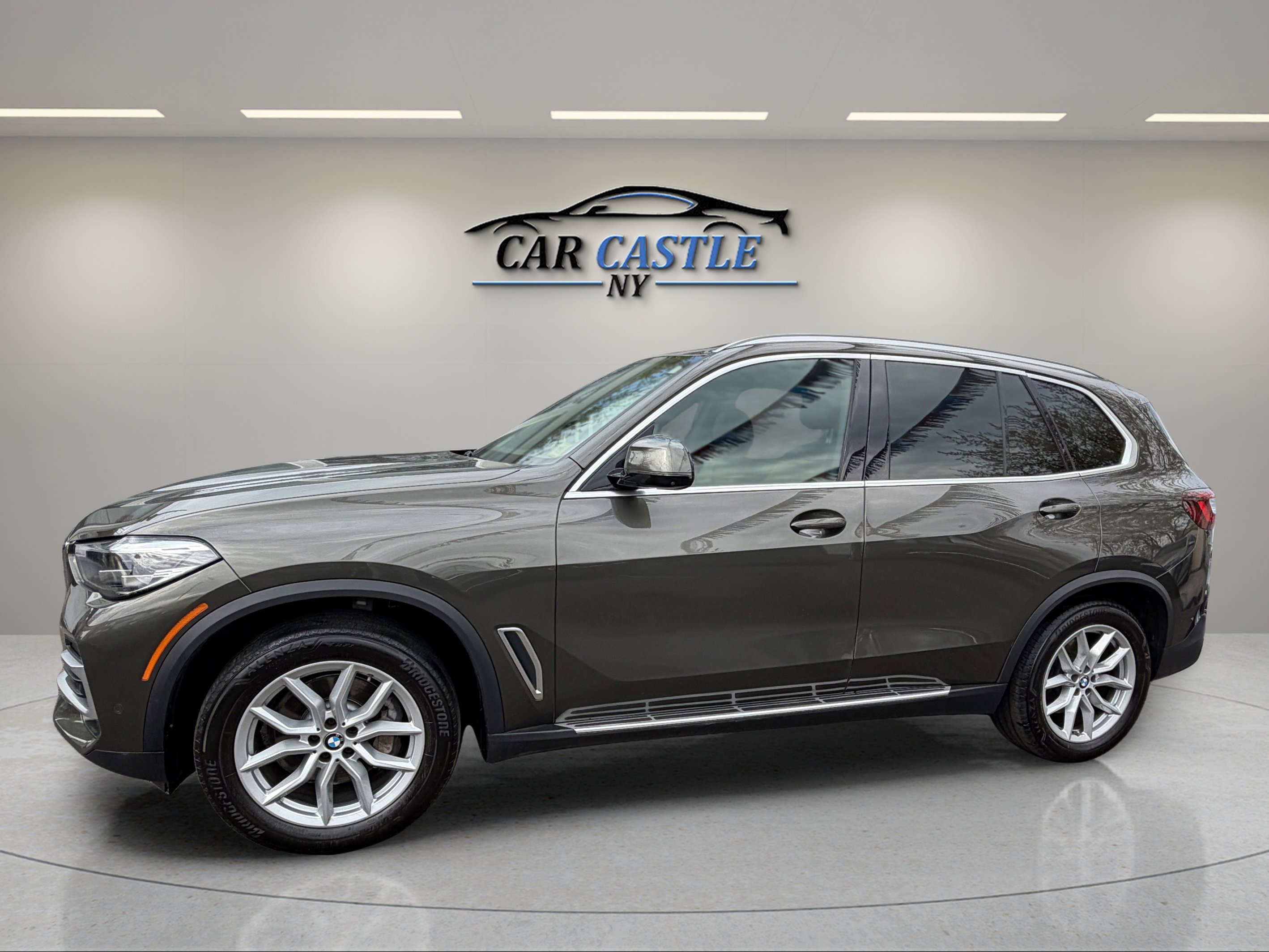 Used 2022 BMW X5 xDrive40i w/ Premium Package AWD/4WD image 13