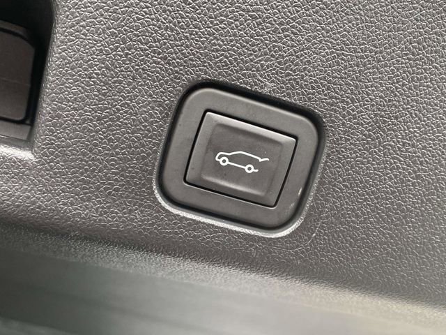 Used 2025 GMC Acadia Elevation image 13