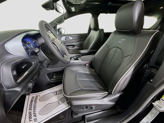 New 2026 Chrysler Pacifica Limited w/ S Appearance Package image 21