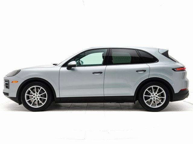 Used 2024 Porsche Cayenne image 2
