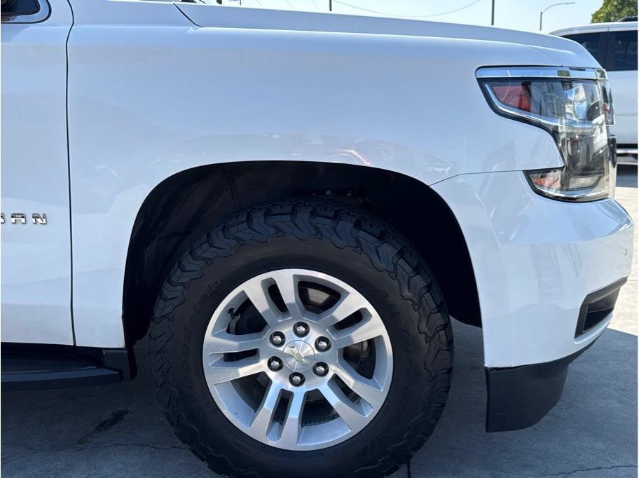 Used 2019 Chevrolet Suburban LT AWD/4WD image 47