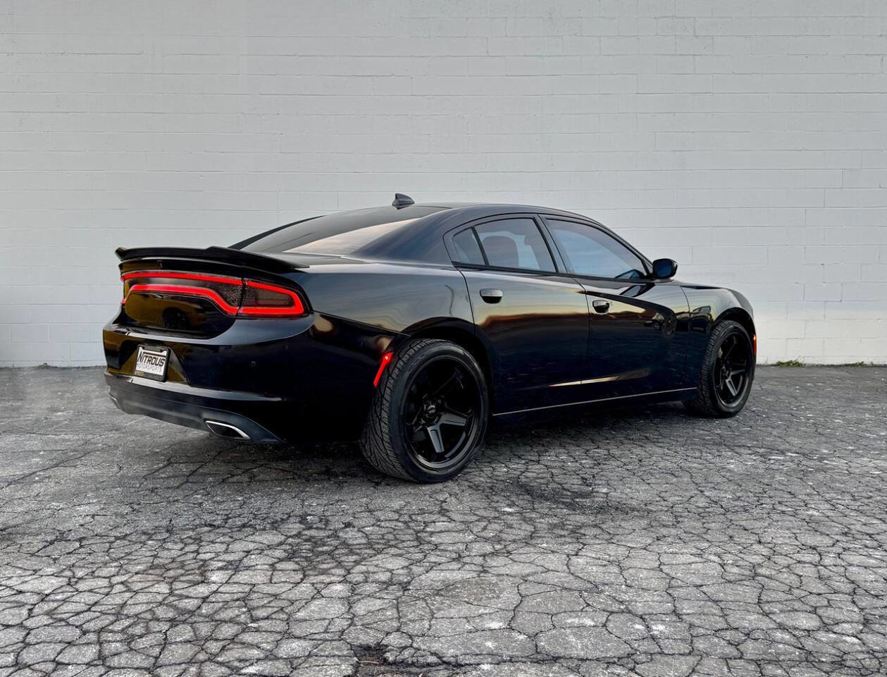 Used 2015 Dodge Charger R/T w/ Plus Group RWD image 3