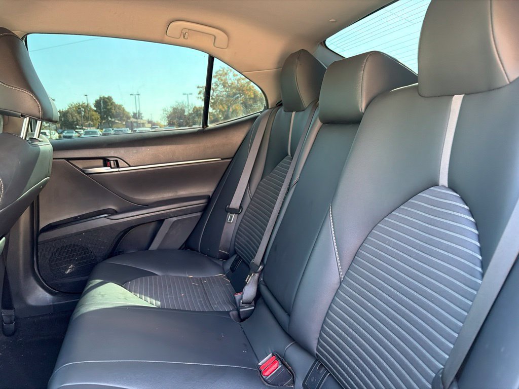 Used 2019 Toyota Camry SE w/ Convenience Package FWD image 8