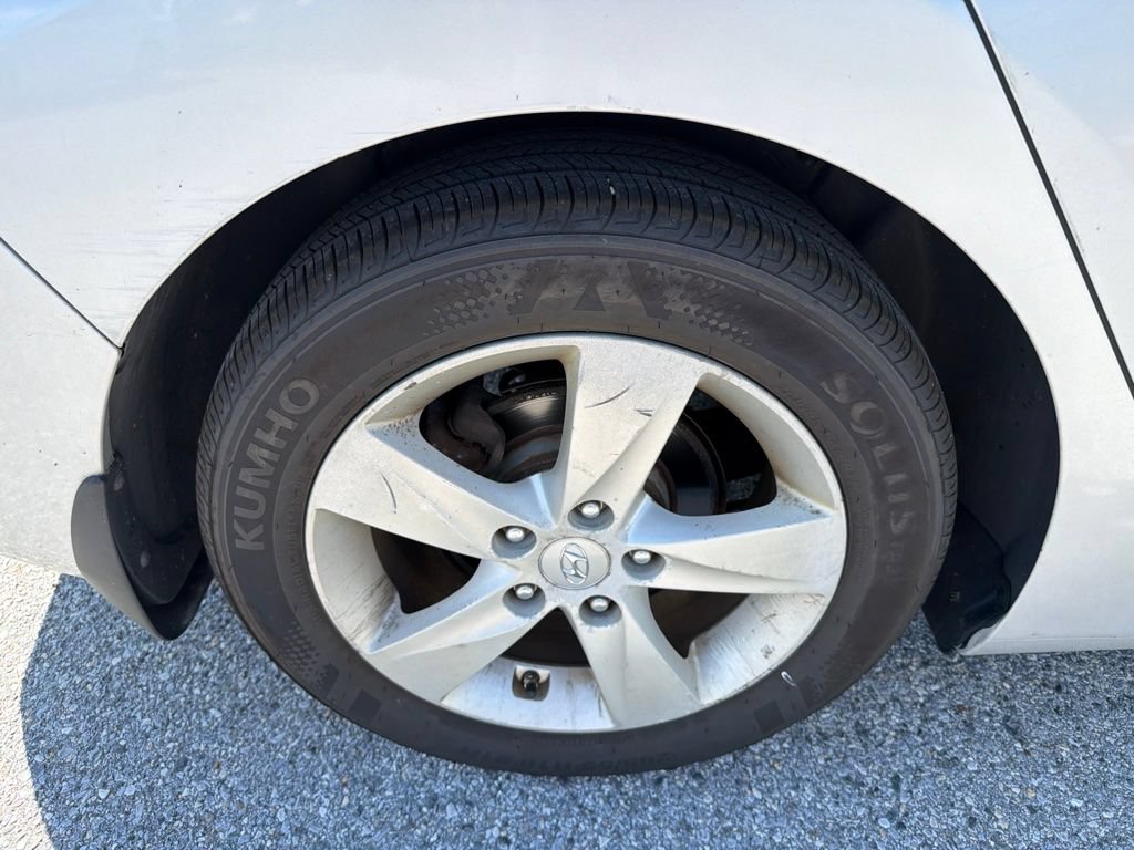 Used 2013 Hyundai Elantra GLS w/ Preferred Pkg FWD image 15