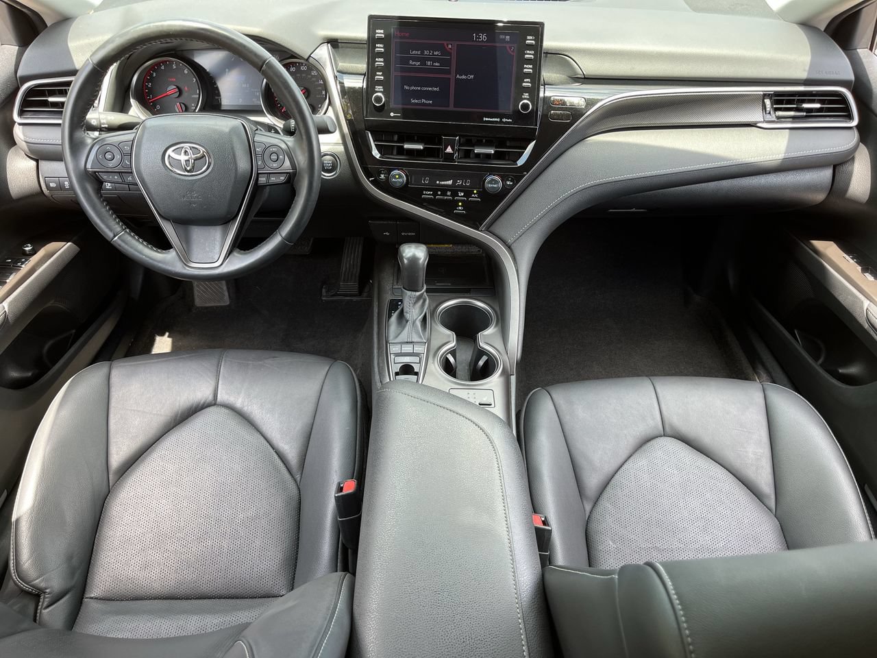 Used 2021 Toyota Camry XSE FWD image 9