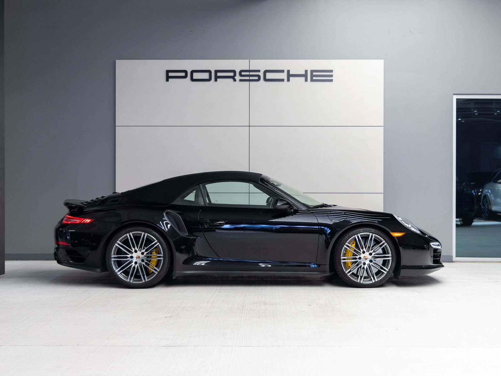 Certified 2014 Porsche 911 Turbo S image 8