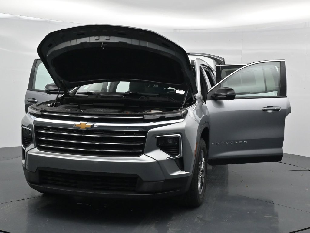 Used 2024 Chevrolet Traverse LT FWD image 38