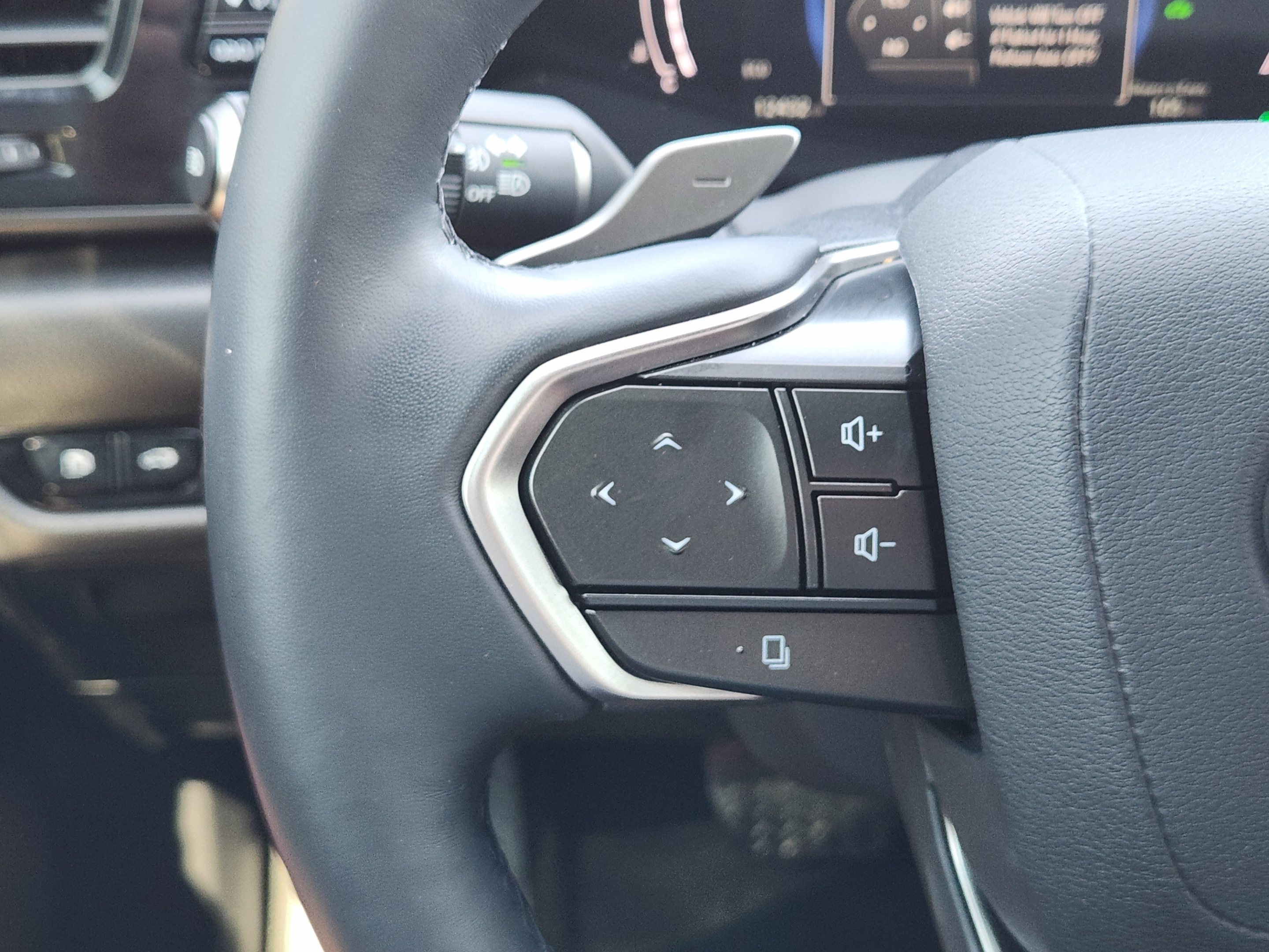 Certified 2025 Lexus NX 350h AWD w/ Accessory Package (2T) image 26