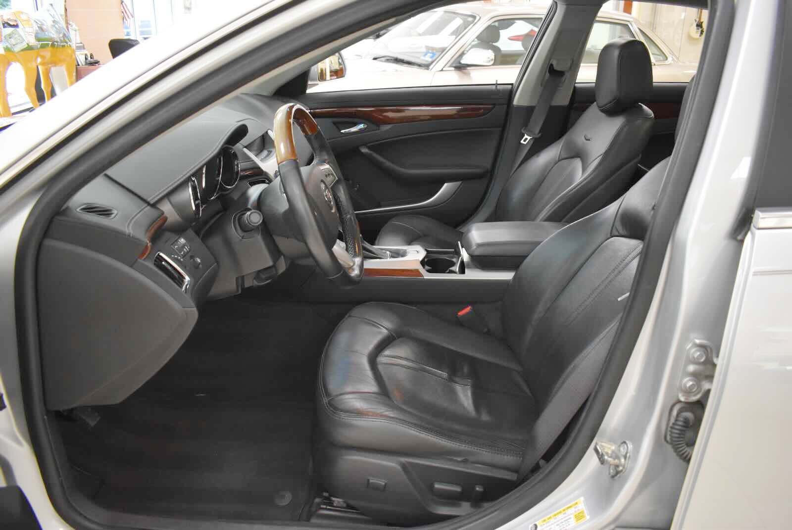 Used 2010 Cadillac CTS Luxury AWD/4WD image 10