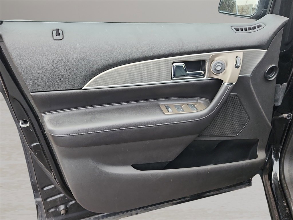 Used 2013 Lincoln MKX AWD image 24