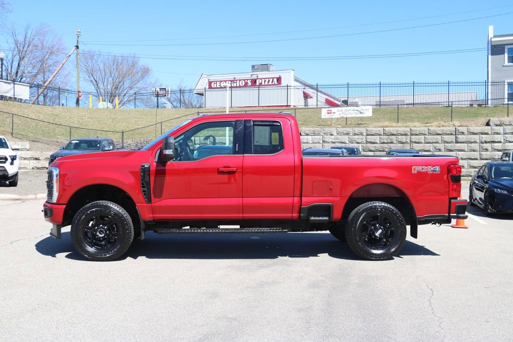 Used 2023 Ford F250 XLT w/ XLT Premium Package image 3