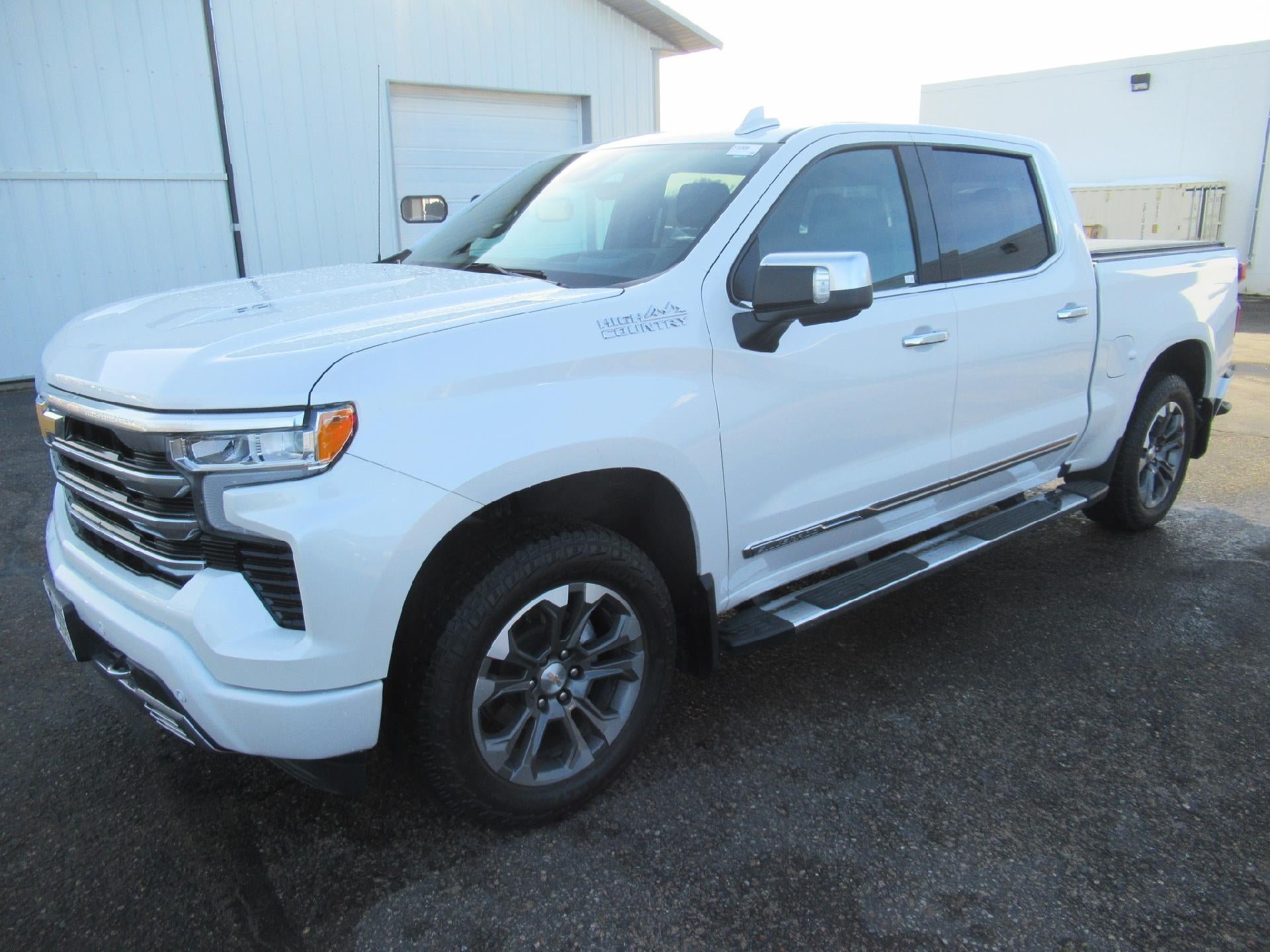 Used 2023 Chevrolet Silverado 1500 High Country w/ Technology Package AWD/4WD image 1