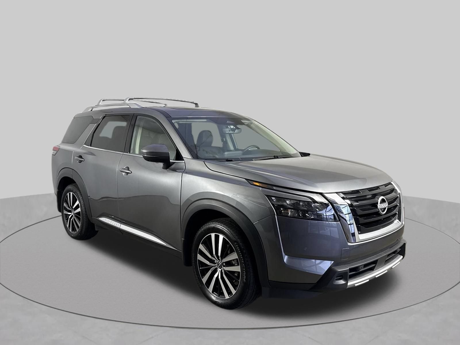 Certified 2025 Nissan Pathfinder Platinum w/ Cargo Package AWD/4WD image 3