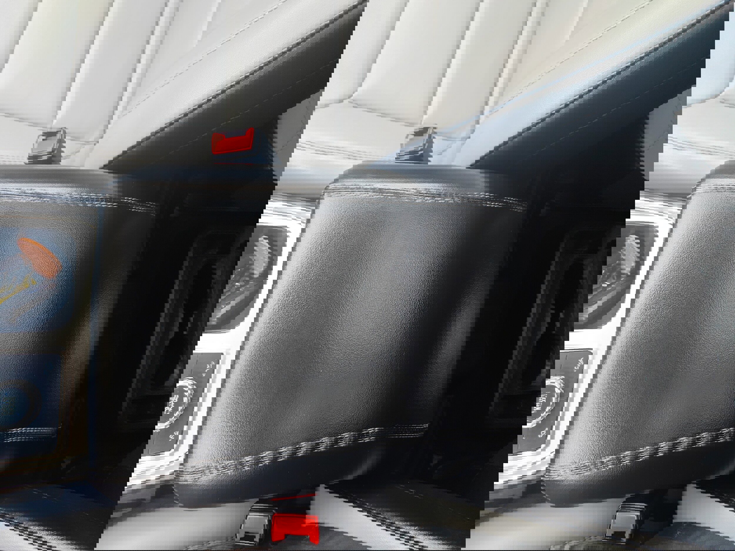 Used 2021 Ford Explorer XLT w/ Equipment Group 202A image 29