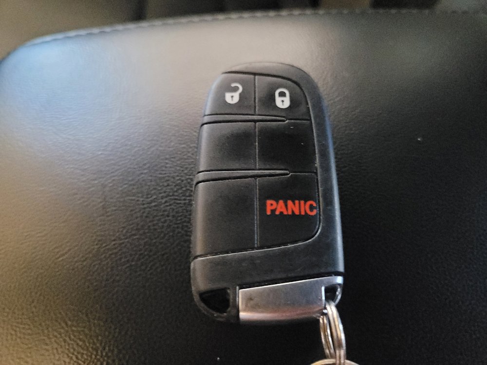 Used 2022 Jeep Grand Cherokee Laredo E RWD image 32