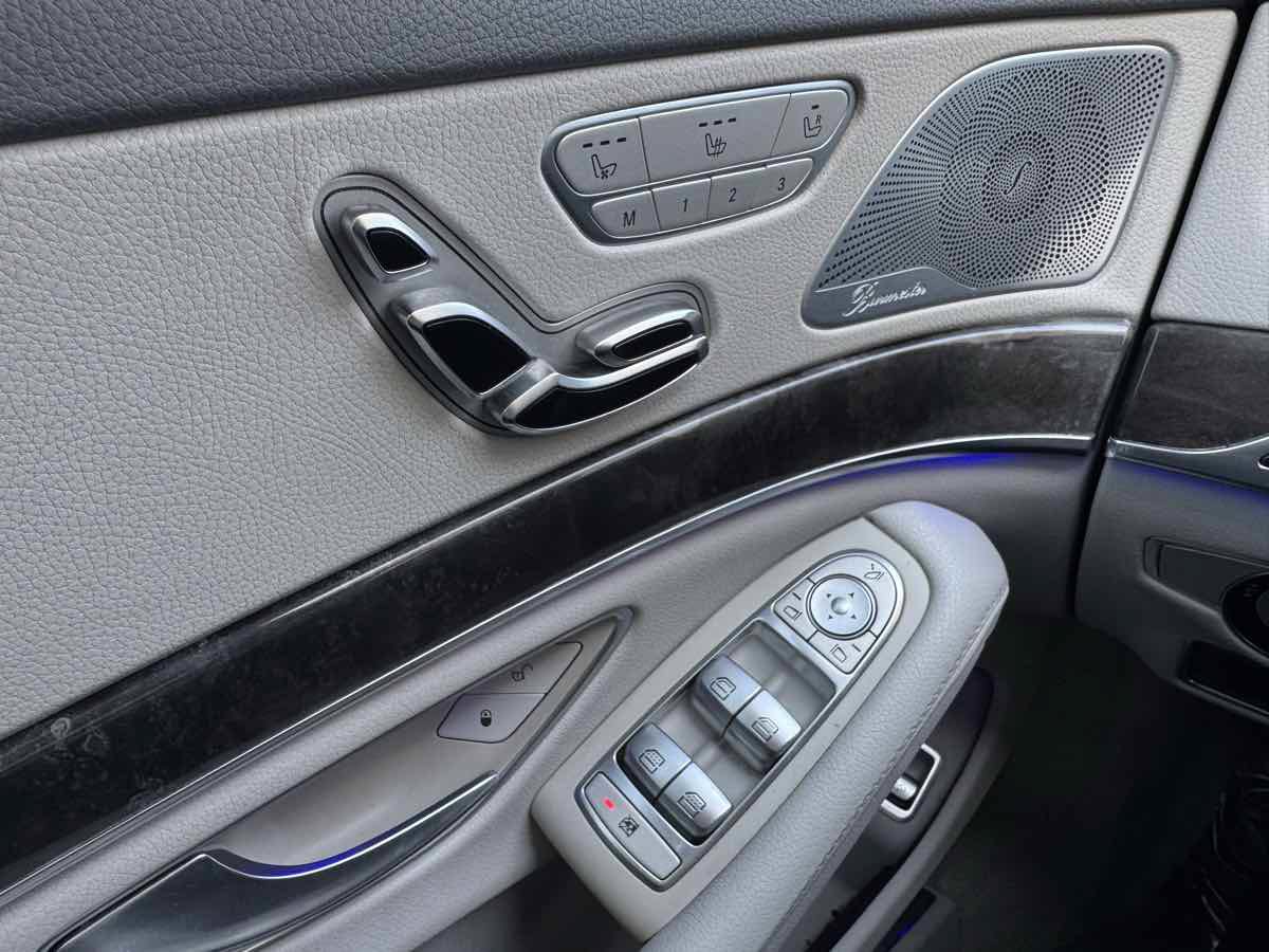 Used 2016 Mercedes-Benz S 550 Sedan image 27