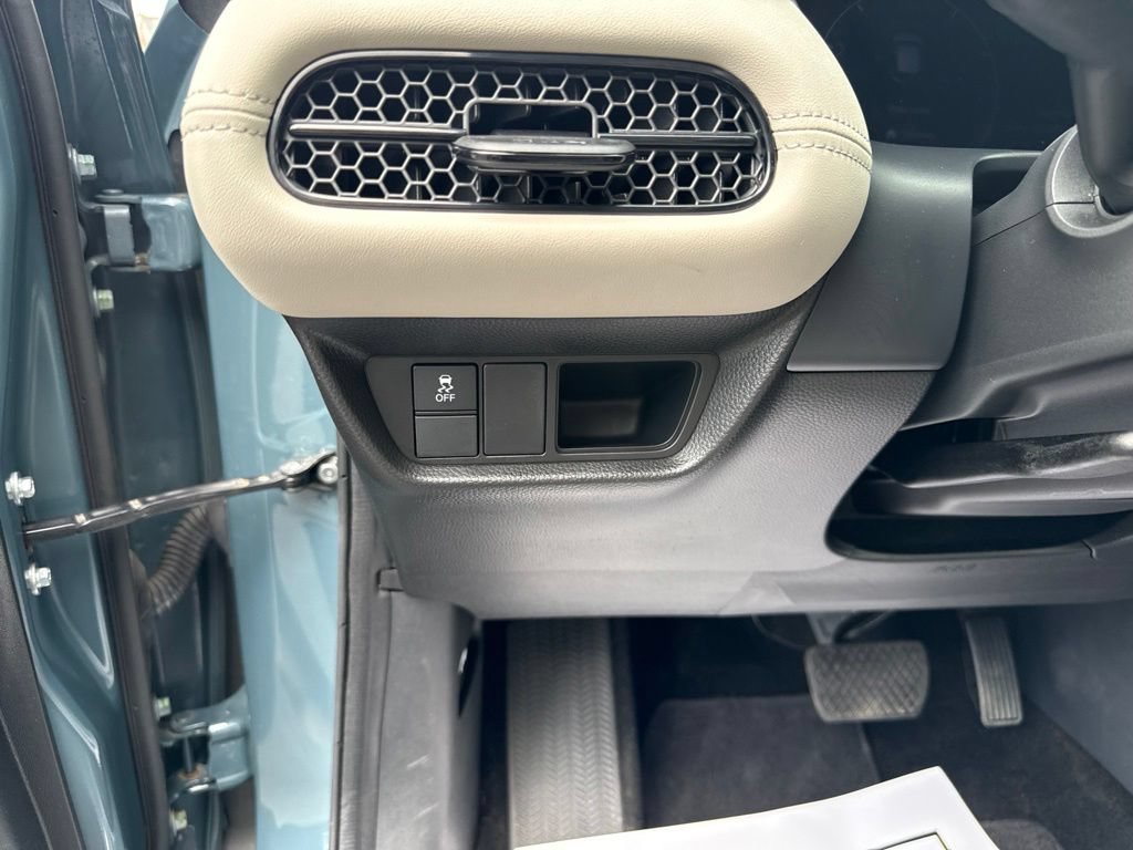 Used 2023 Honda HR-V LX image 16