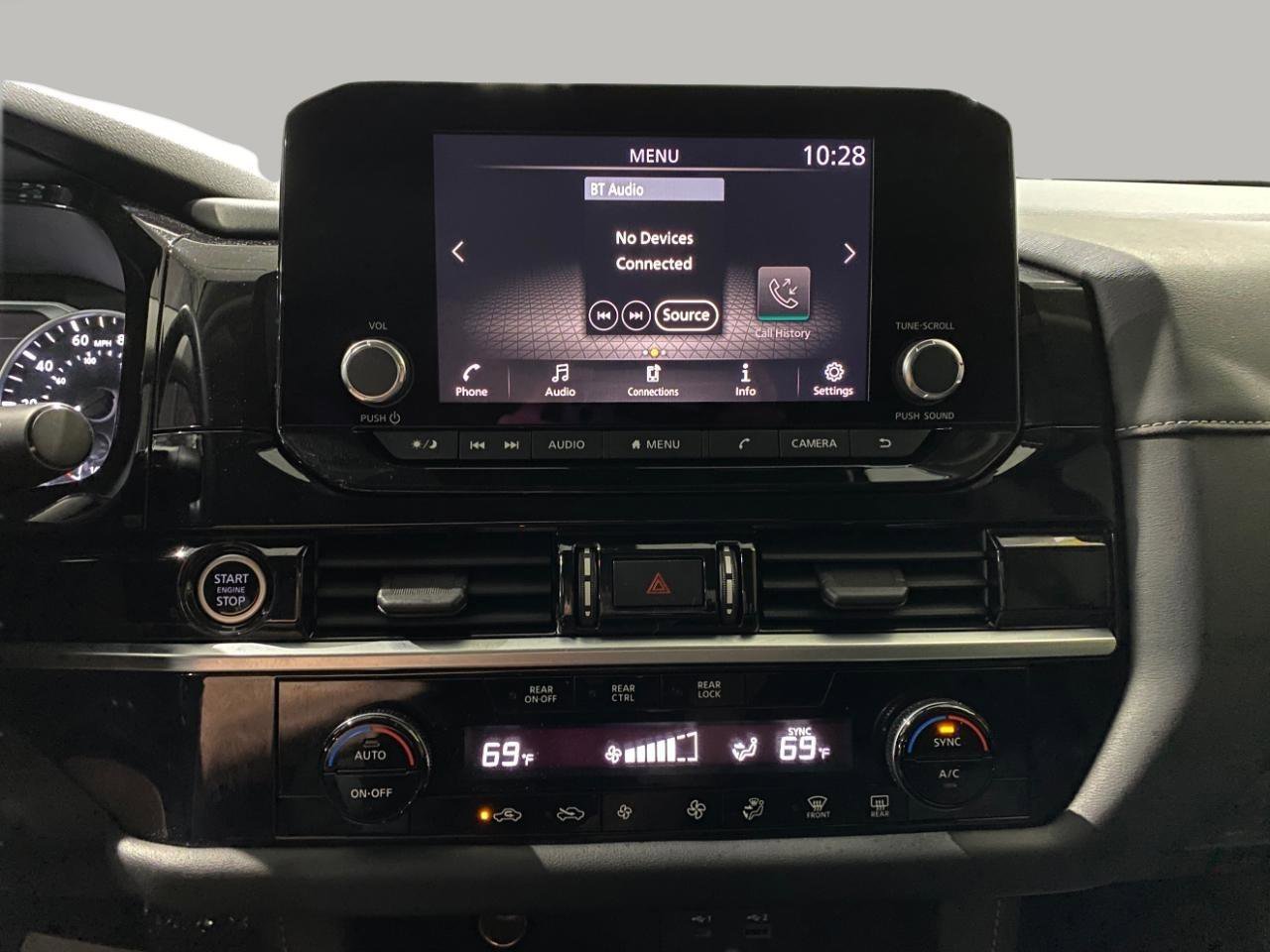 Used 2022 Nissan Pathfinder S image 11