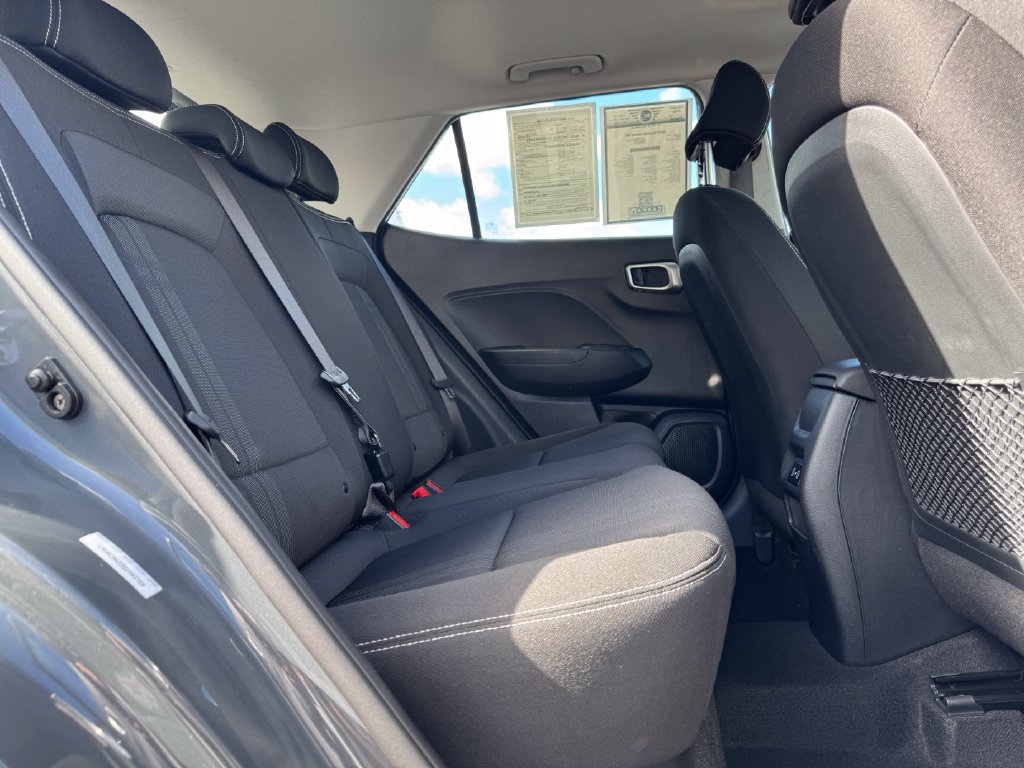 Used 2025 Hyundai Venue SEL FWD image 14