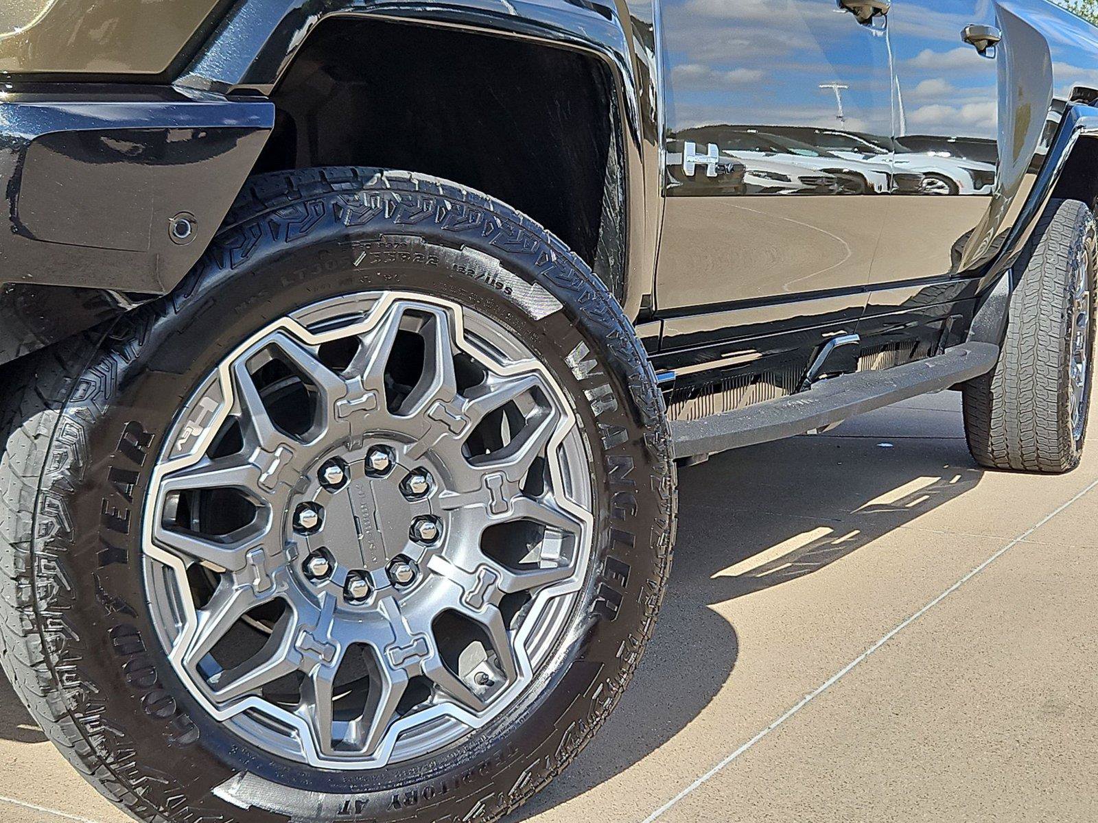 Used 2025 GMC Hummer EV 3X AWD/4WD image 8