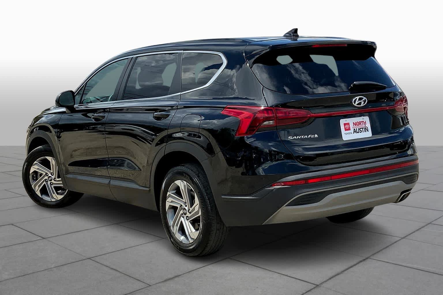 Used 2021 Hyundai Santa Fe SE FWD image 11
