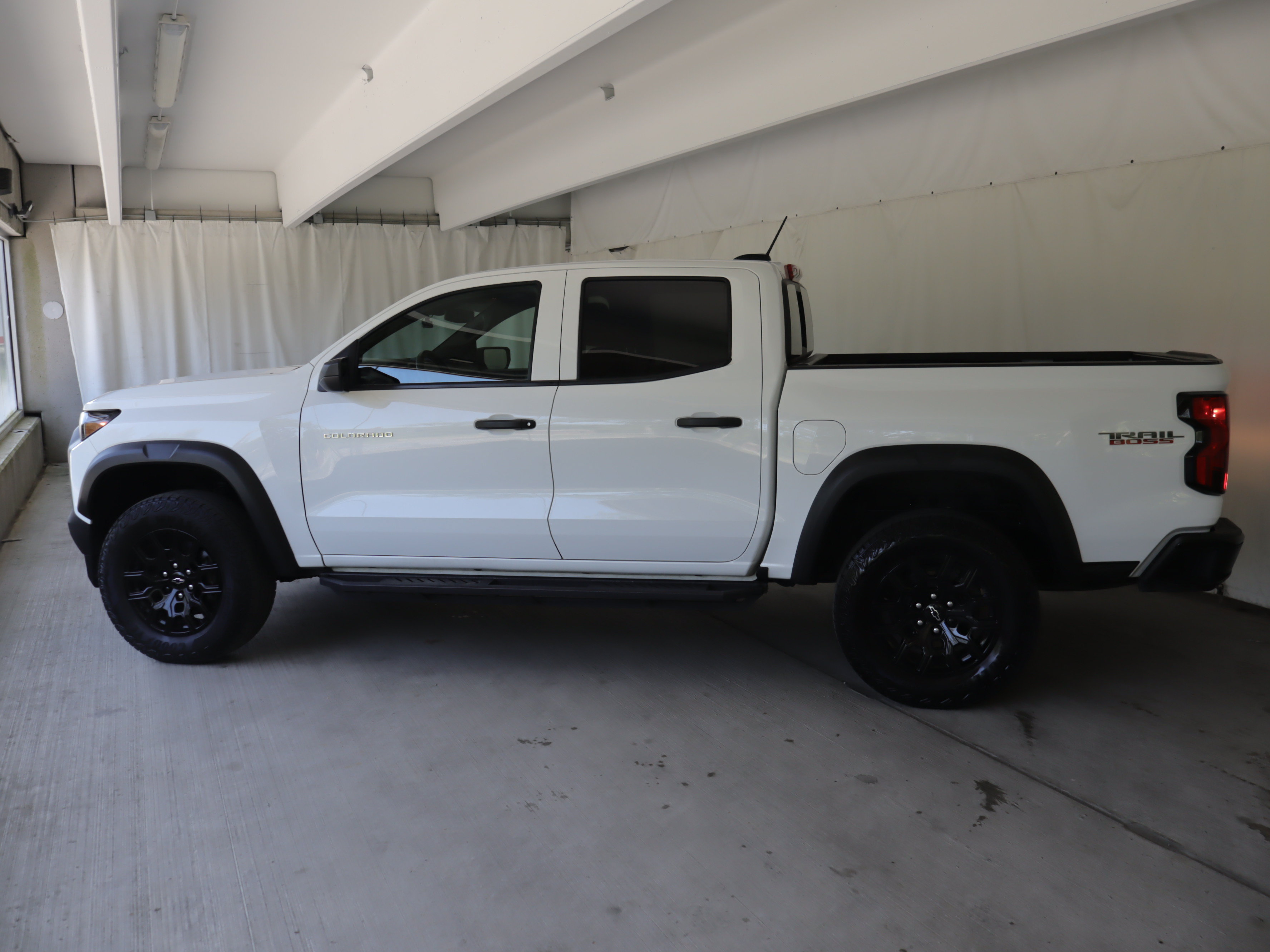Used 2024 Chevrolet Colorado Trail Boss w/ Advanced Trailering Package AWD/4WD image 21