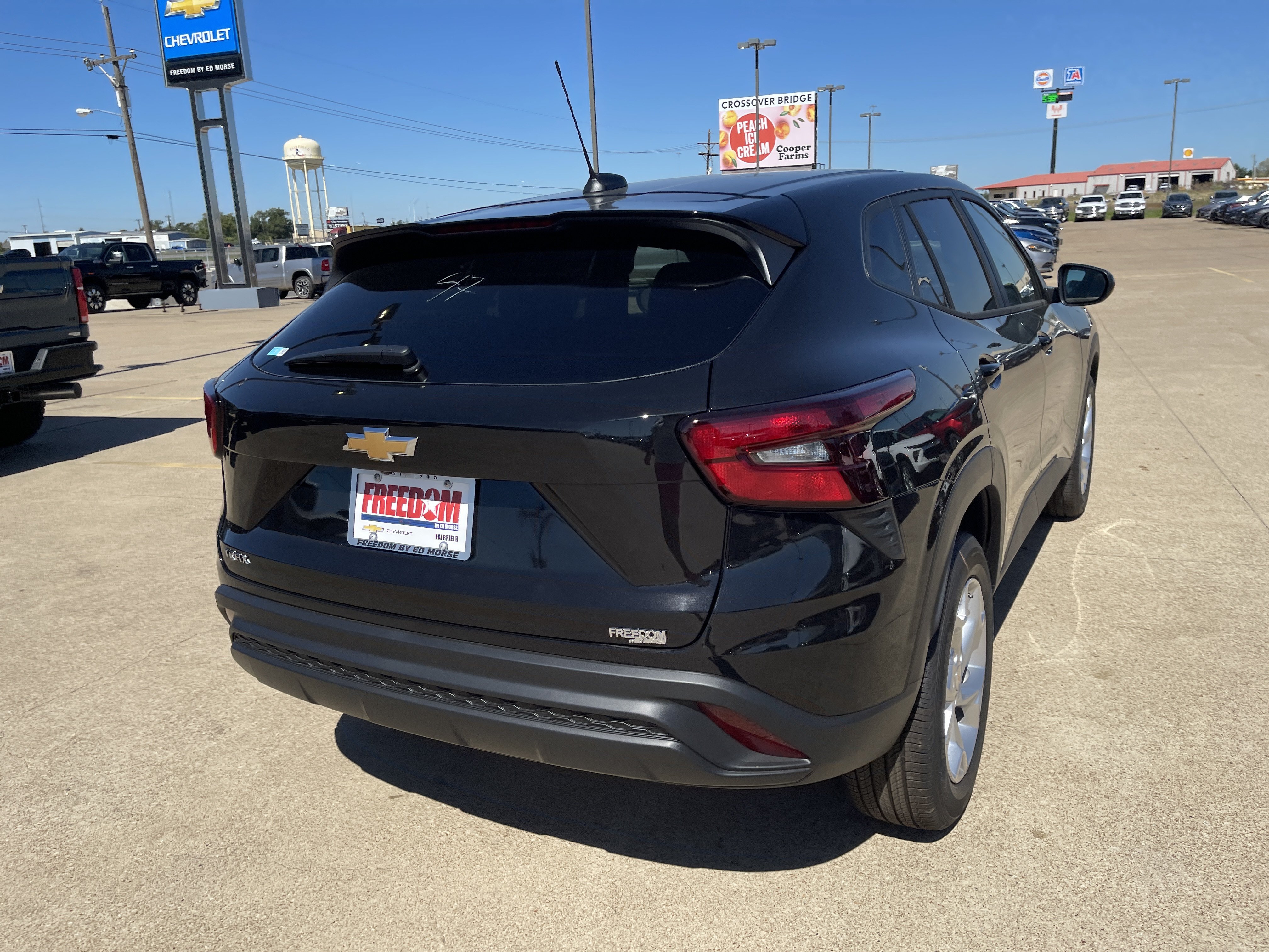 New 2026 Chevrolet Trax LS w/ LS Convenience Package FWD image 4