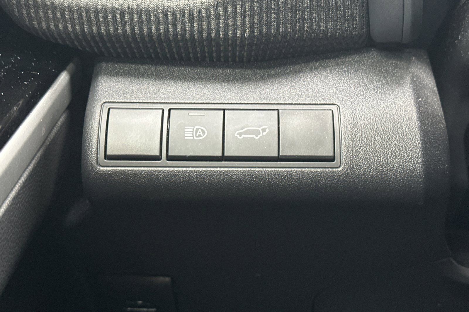 Used 2024 Subaru Solterra Limited image 36