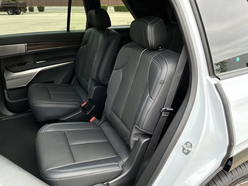 New 2027 Cadillac Vistiq Sport AWD/4WD image 33