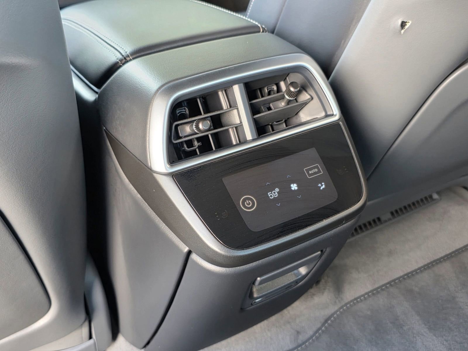 Used 2024 Lucid Air Touring AWD/4WD image 36