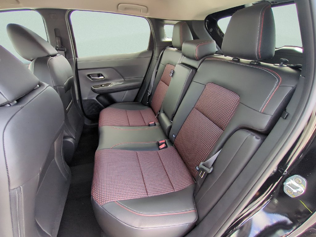 Certified 2026 Nissan Kicks SR FWD image 20