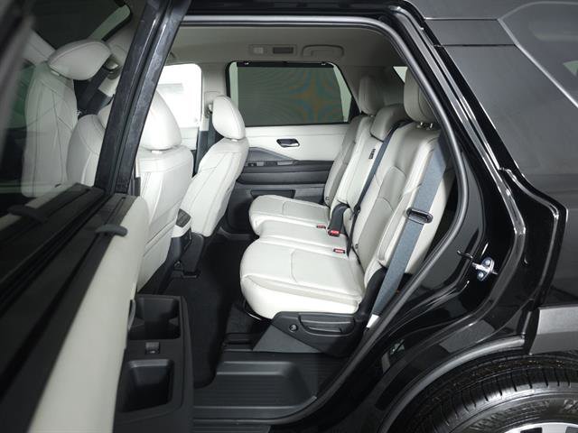 New 2025 Nissan Pathfinder SL AWD/4WD image 21
