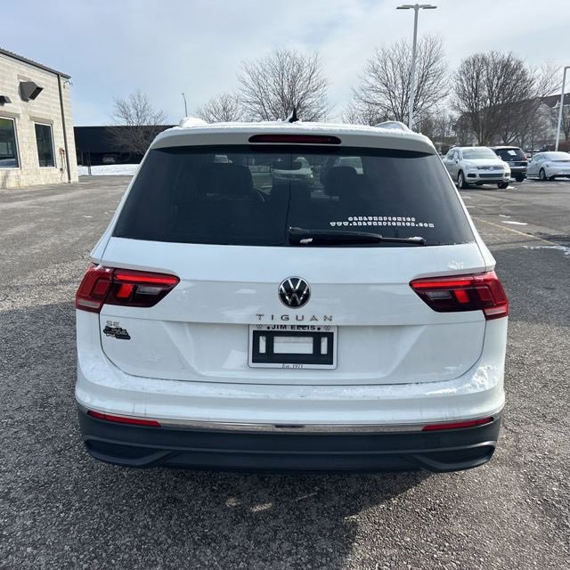 Used 2022 Volkswagen Tiguan SE w/ Panoramic Sunroof Package image 7