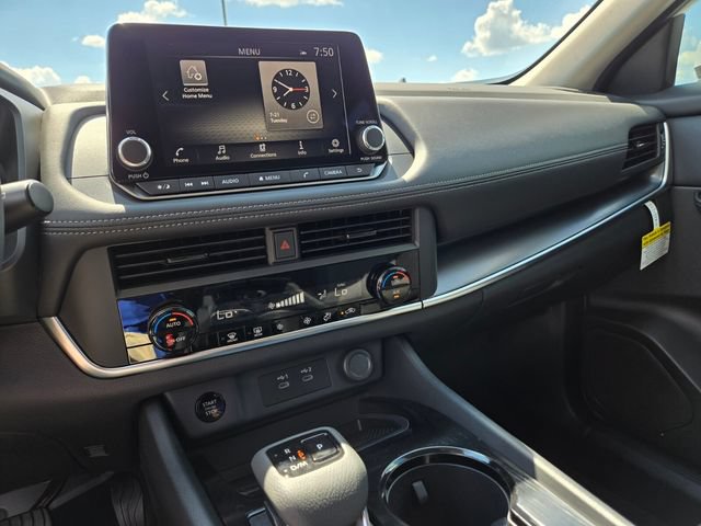 New 2026 Nissan Rogue SV AWD/4WD image 16