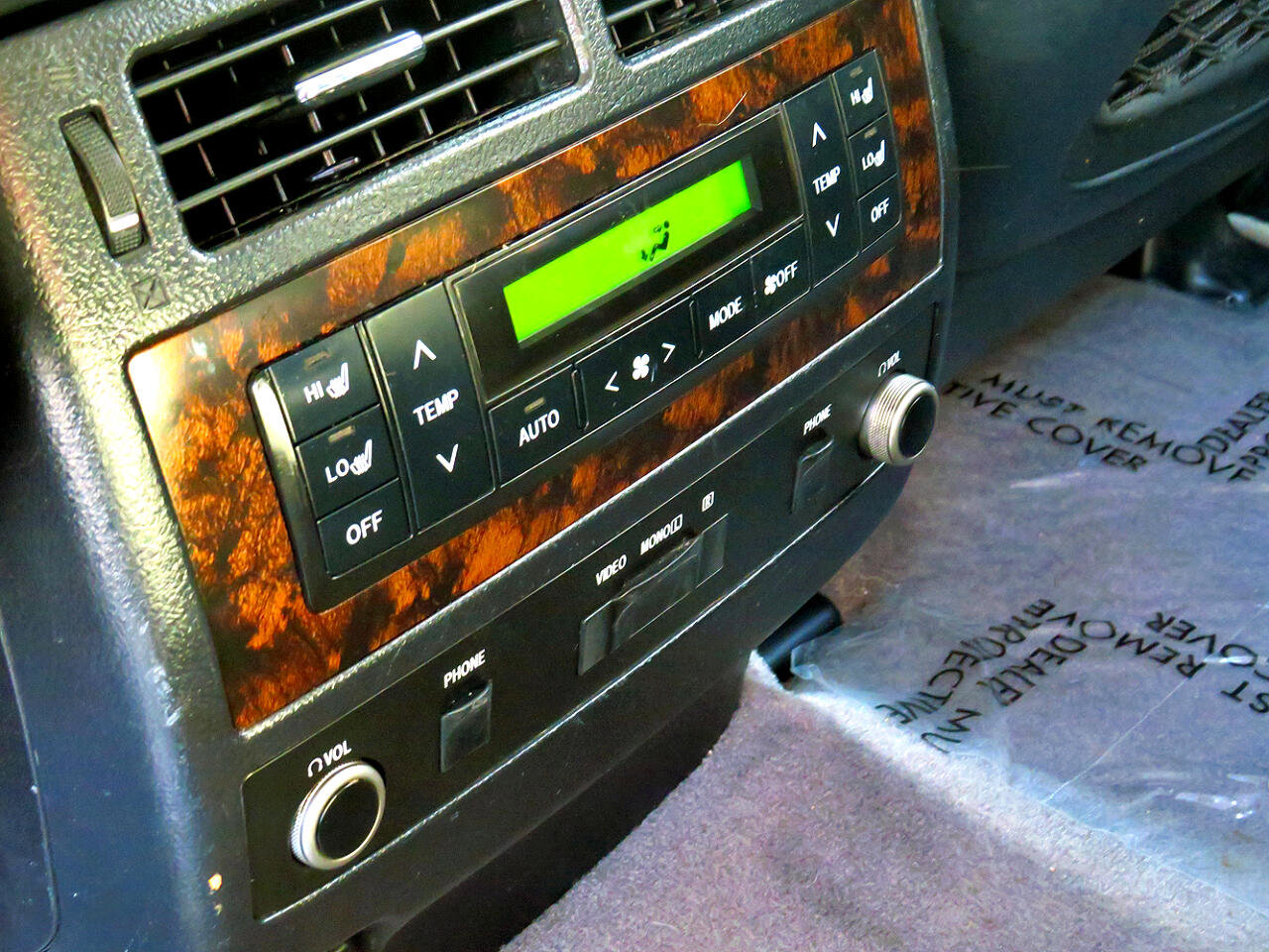 Used 2015 Toyota Land Cruiser image 35