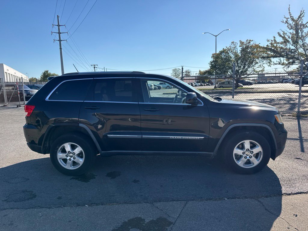 Used 2012 Jeep Grand Cherokee Laredo w/ Laredo E Group AWD/4WD image 6