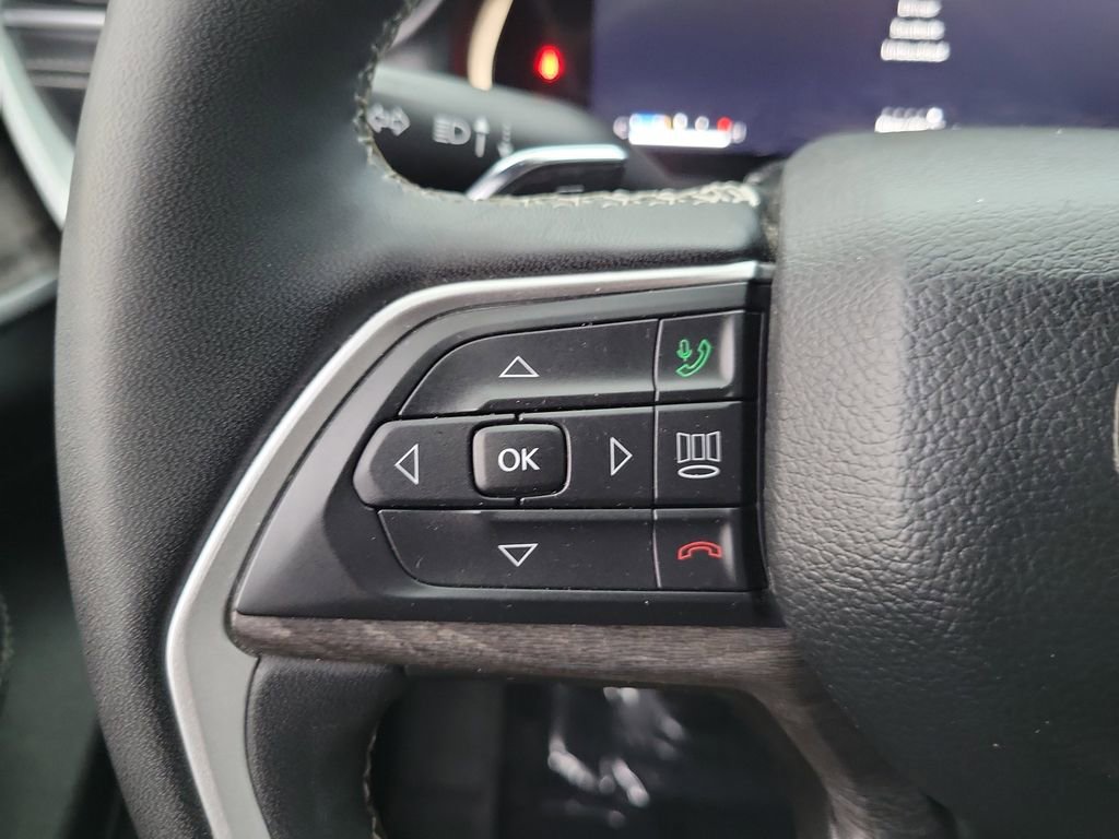 Used 2024 Jeep Grand Cherokee Limited image 5