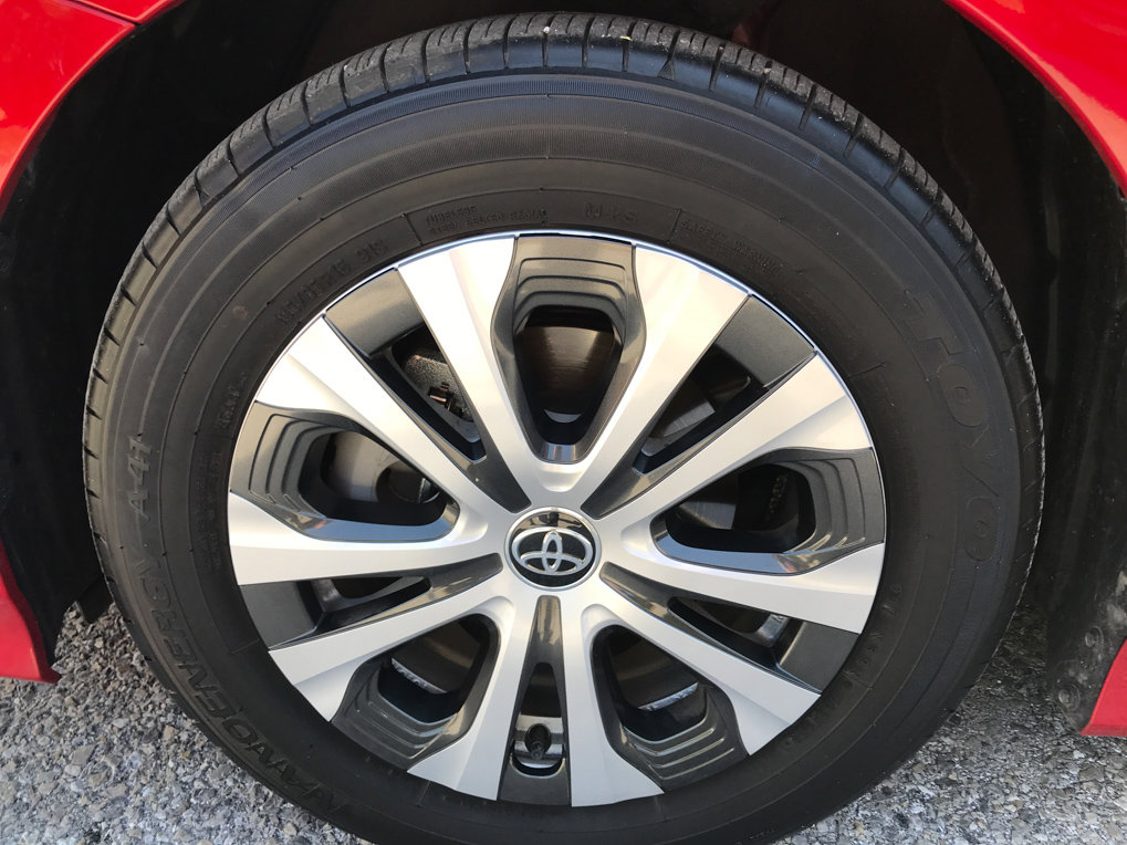 Used 2022 Toyota Prius LE AWD/4WD image 12
