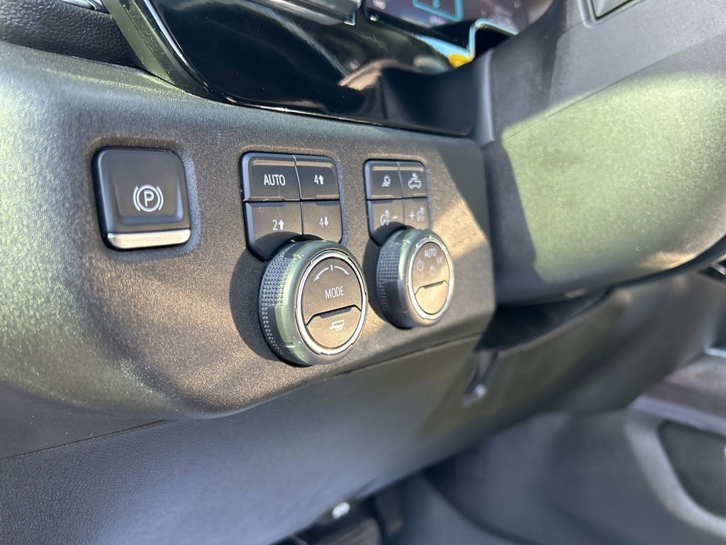 Used 2024 Chevrolet Silverado 2500 LTZ w/ LTZ Plus Package image 33