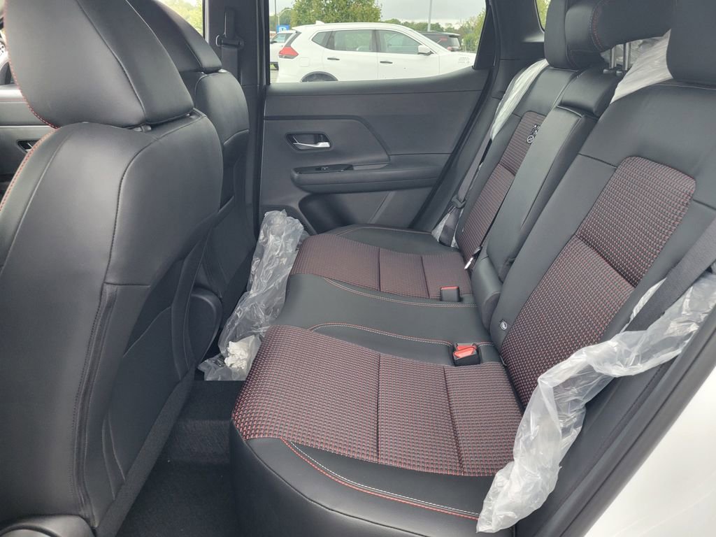 New 2026 Nissan Kicks SR w/ Cold Weather Package image 31