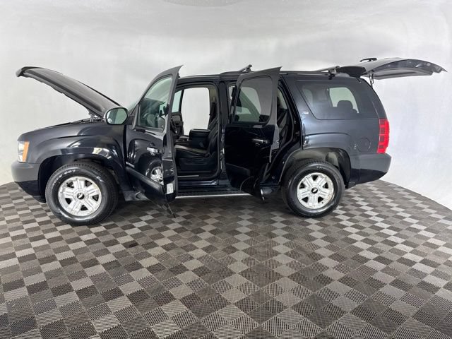 Used 2007 Chevrolet Tahoe LT w/ LT Preferred Equipment Group AWD/4WD image 9