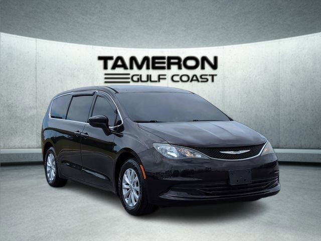 Used 2017 Chrysler Pacifica Touring w/ Tire & Wheel Group FWD image 9