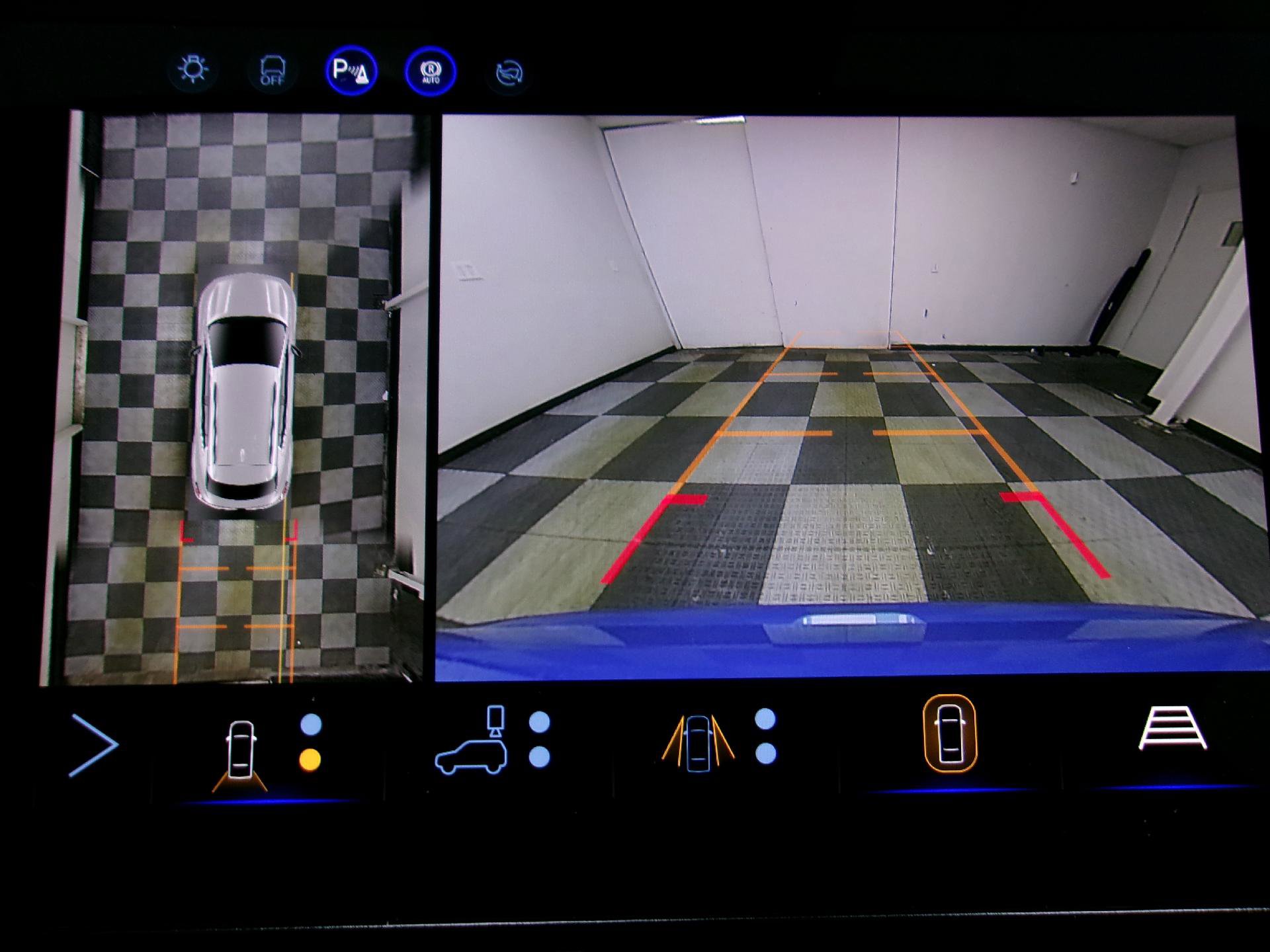 Used 2027 Chevrolet Bolt RS w/ Technology Package FWD image 6