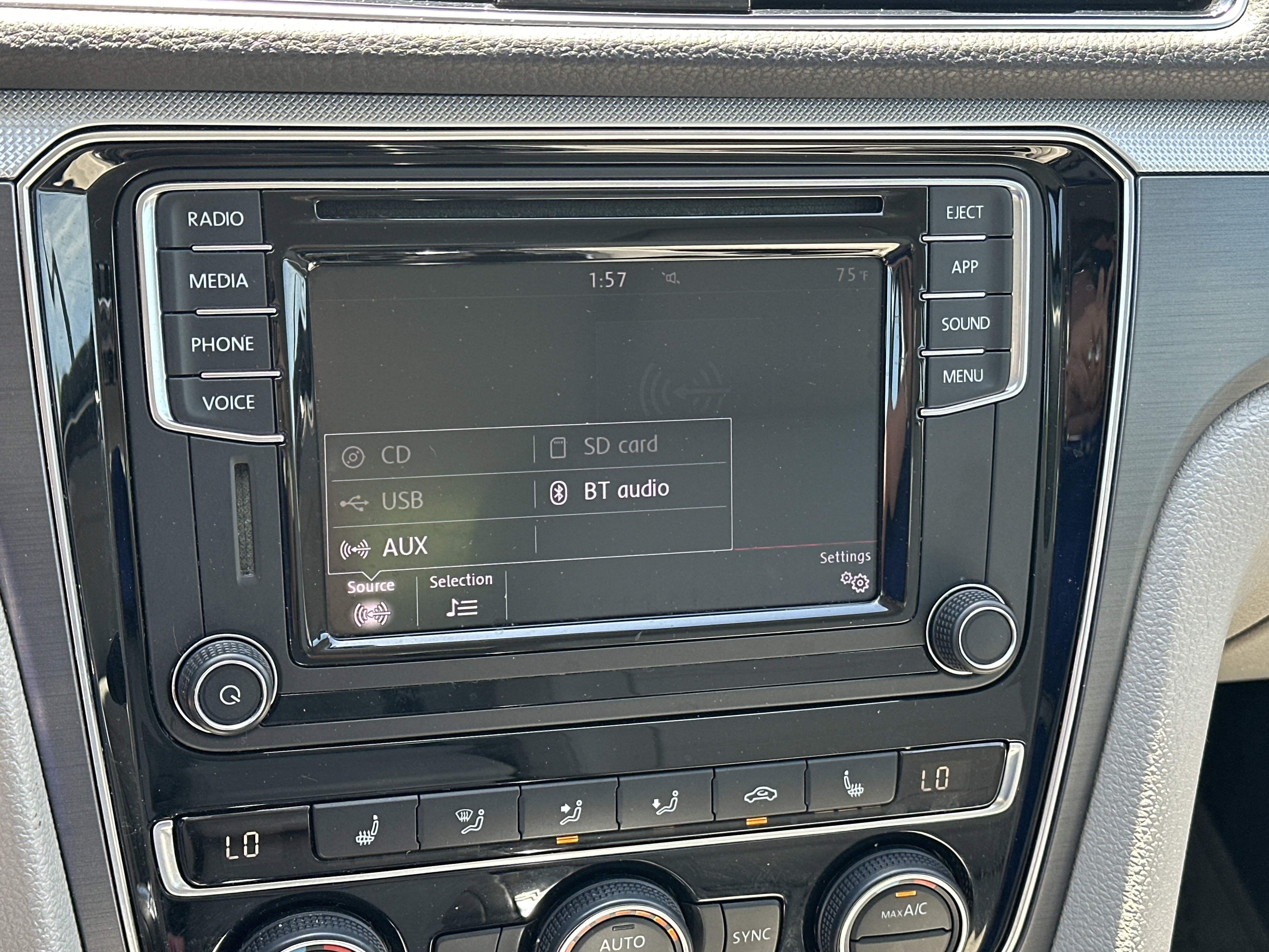 Used 2018 Volkswagen Passat 2.0T R-Line FWD image 25
