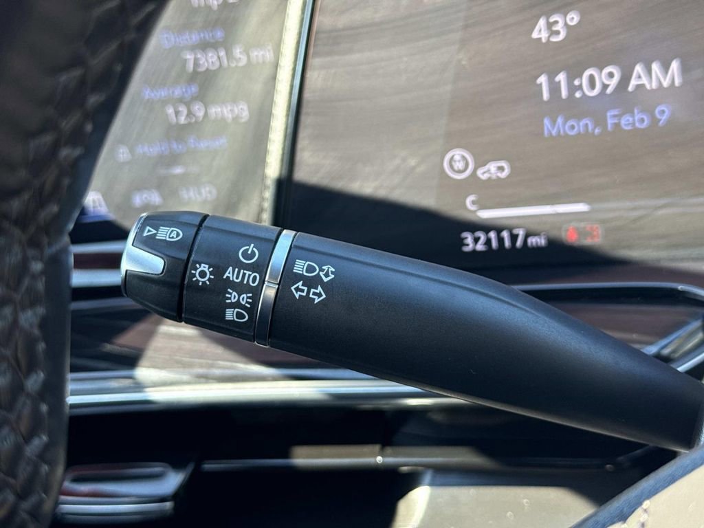 Certified 2023 Cadillac Escalade ESV V w/ LPO, ONYX Package image 28