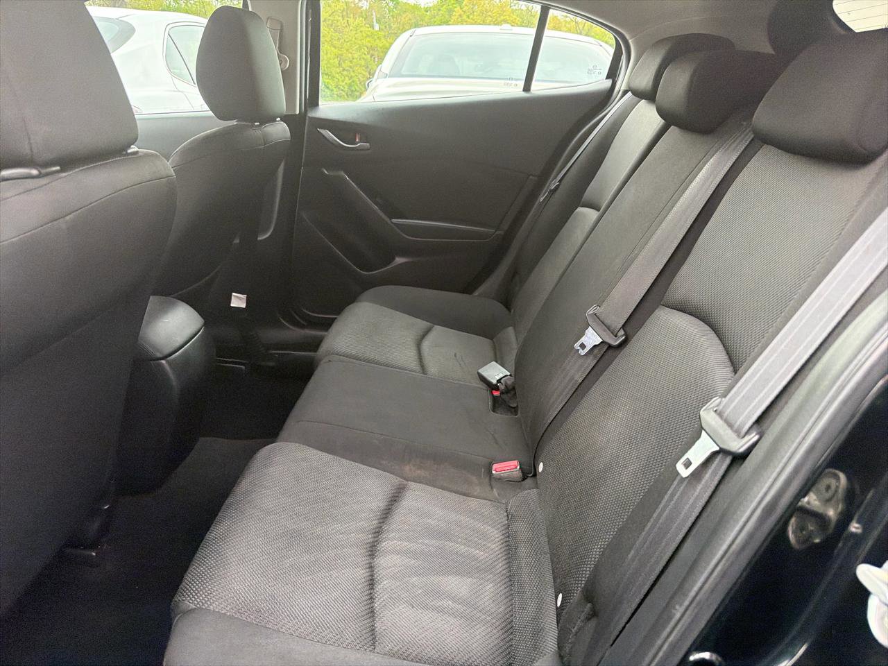 Used 2018 MAZDA MAZDA3 Sport FWD image 19