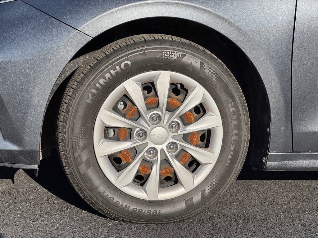 Used 2024 Kia Forte LX image 9