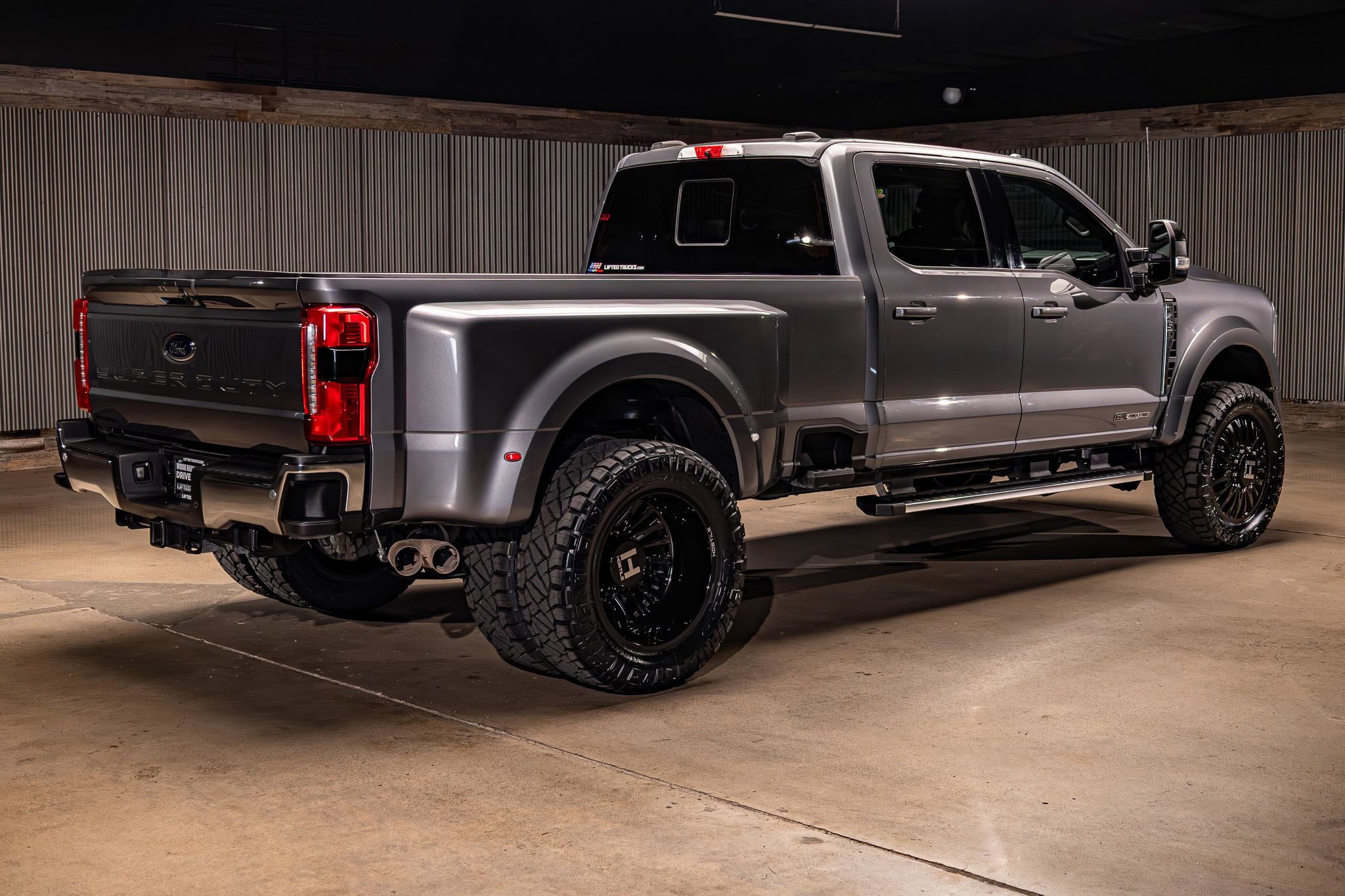 Used 2024 Ford F450 Lariat w/ FX4 Off-Road Package image 10