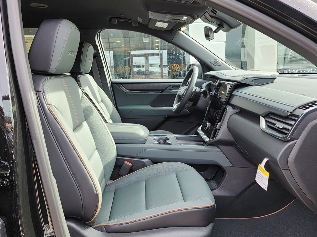 New 2026 GMC Acadia AT4 w/ Luxury Package image 41