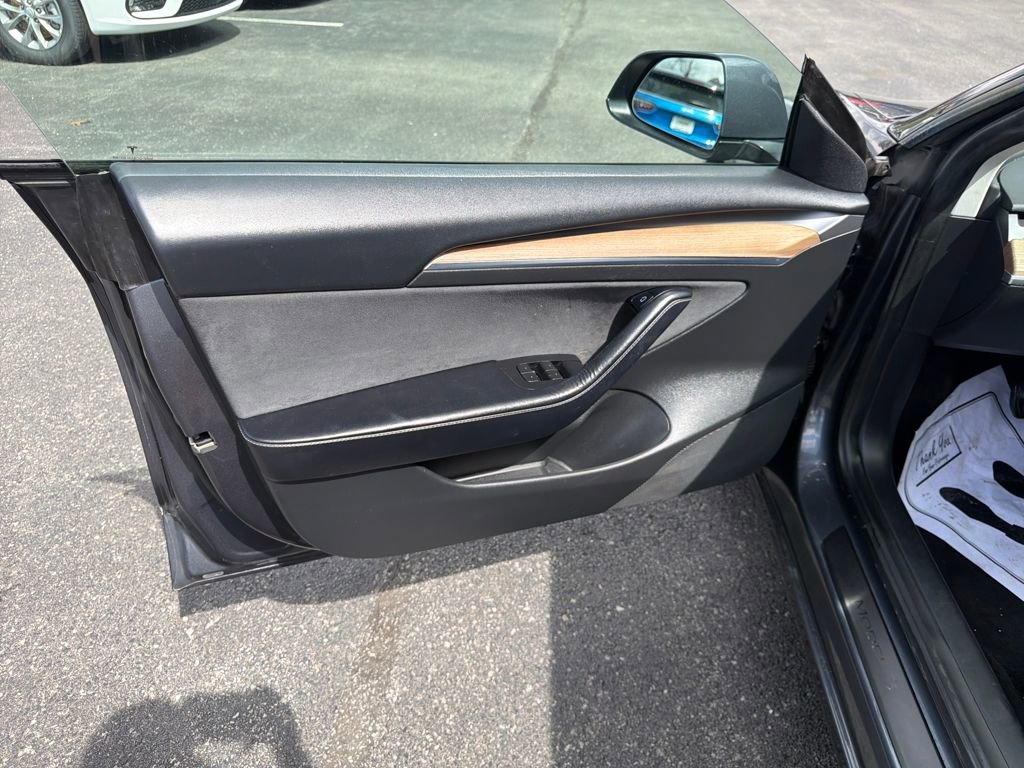 Used 2022 Tesla Model 3 image 19